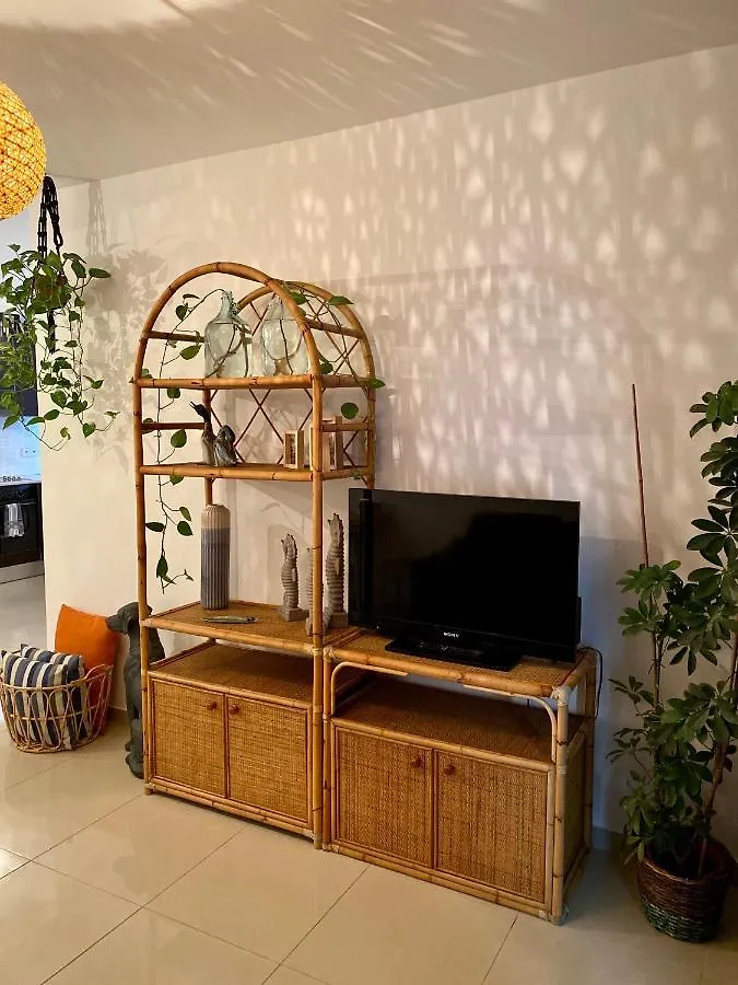 Fat Cow Apartment 102 Livadhia